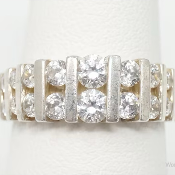 COPY - Vintage Art Deco Cubic Zirconia Eternity Ring Sterling Silve - Size 8 - Picture 6 of 8
